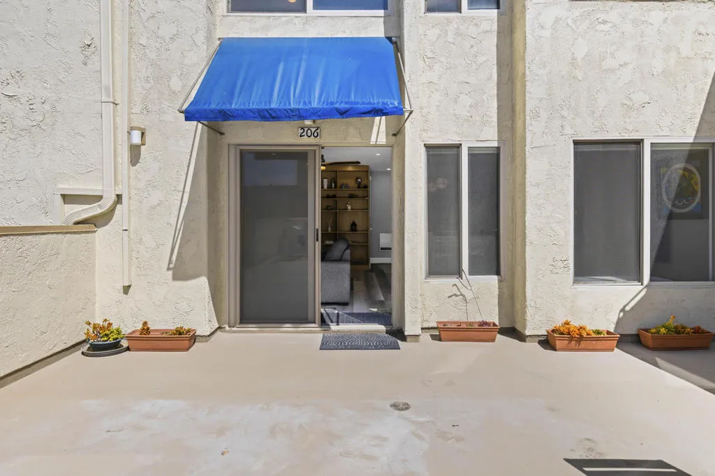 711 Pacific Coast Highway 206, Huntington Beach, California 92648 home-pic-3