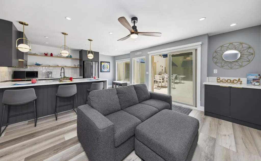 711 Pacific Coast Highway 206, Huntington Beach, California 92648 home-pic-5
