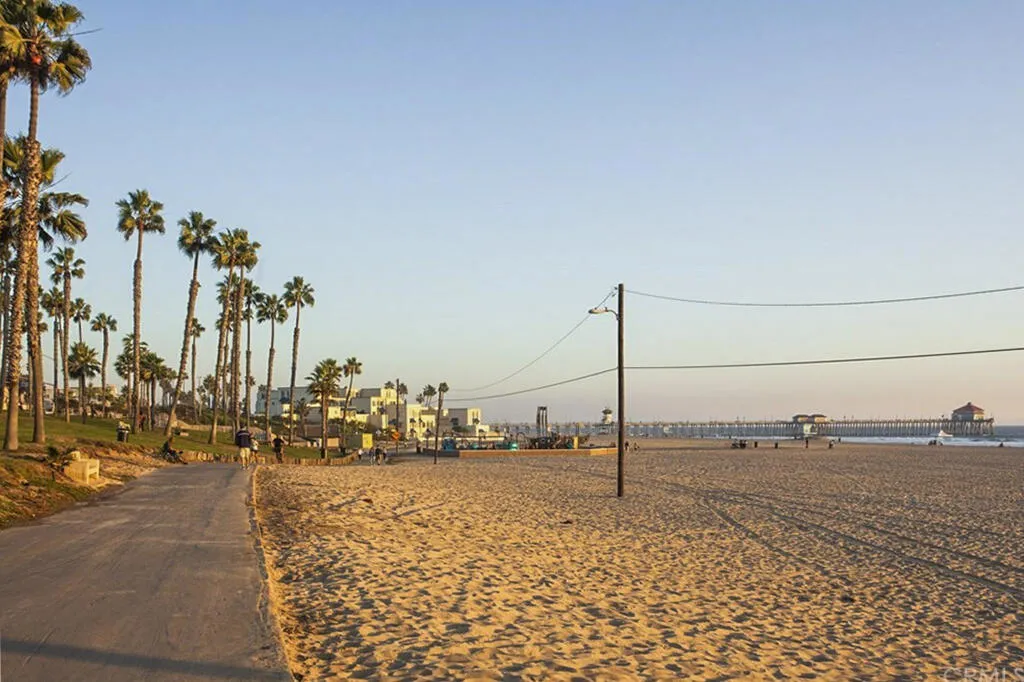 711 Pacific Coast Highway 206, Huntington Beach, California 92648 home-pic-31