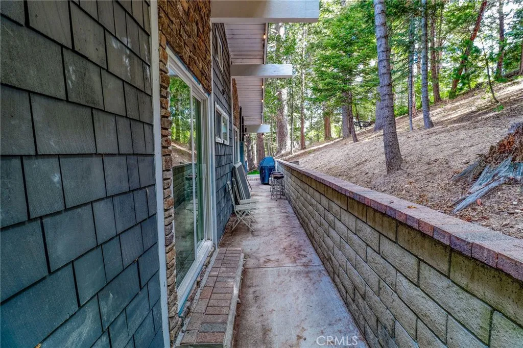 26669 State Highway 189, Twin Peaks, California 92391 home-pic-63