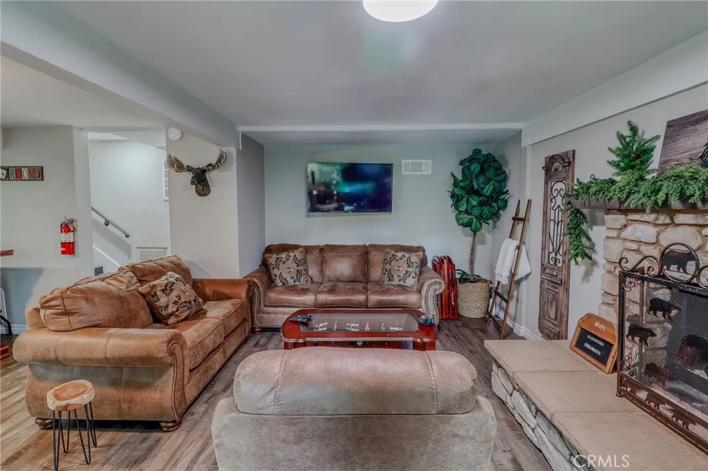 26669 State Highway 189, Twin Peaks, California 92391 home-pic-32