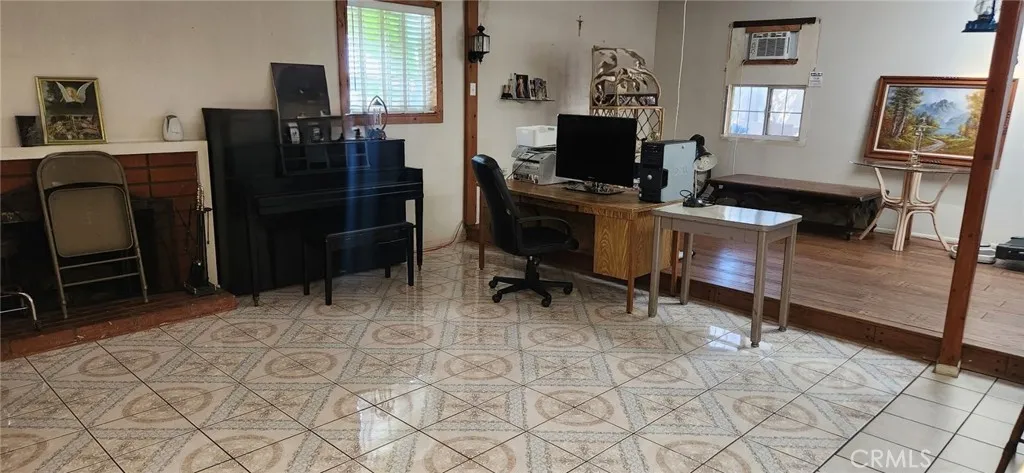 23602 Nicolle Avenue, Carson, California 90745 home-pic-3