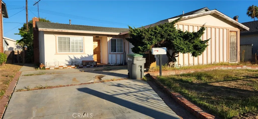 23602 Nicolle Avenue, Carson, California 90745 home-pic-0