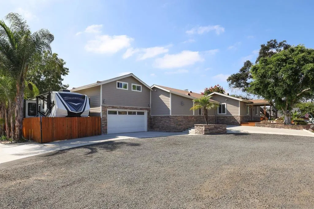 , Vista, California 92083 home-pic-21
