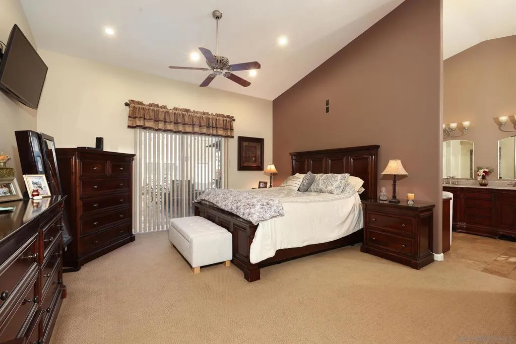 , Vista, California 92083 home-pic-12