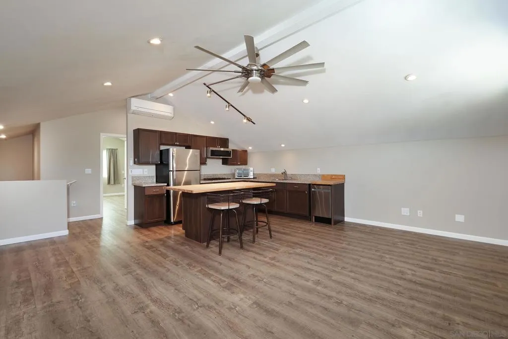 , Vista, California 92083 home-pic-25