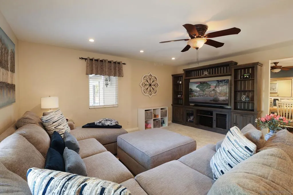 , Vista, California 92083 home-pic-2