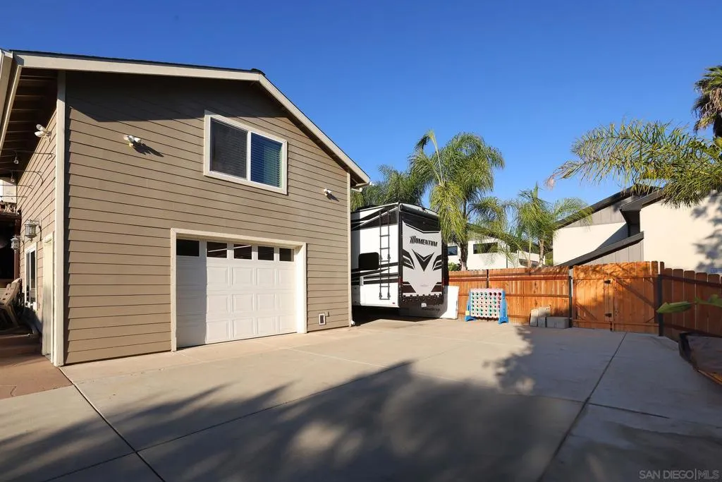 , Vista, California 92083 home-pic-22