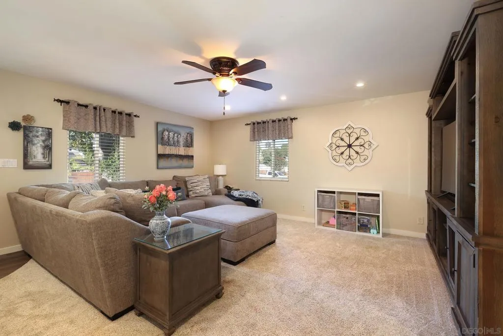 , Vista, California 92083 home-pic-1