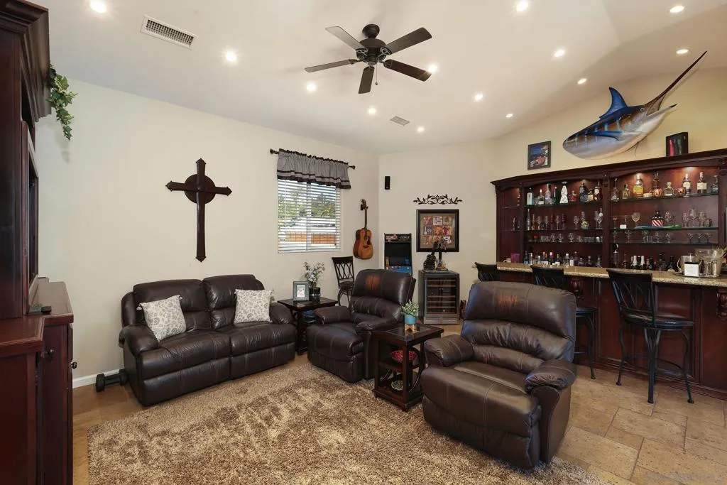, Vista, California 92083 home-pic-6