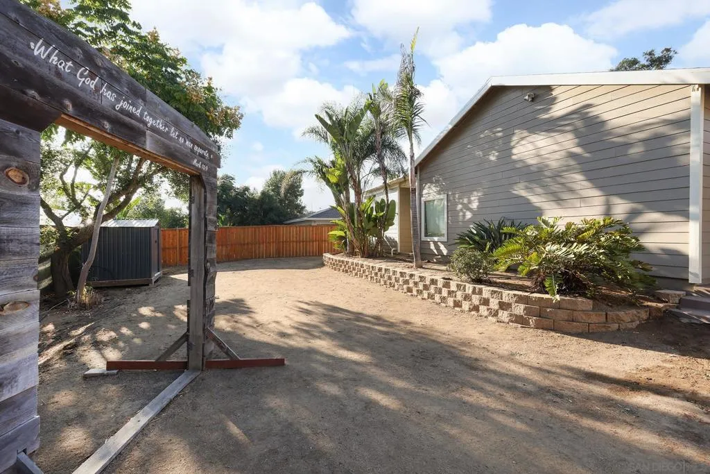 , Vista, California 92083 home-pic-19