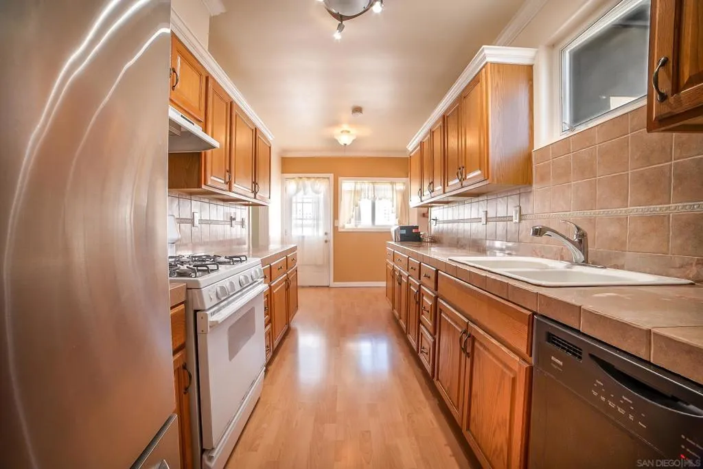 4733 Ingraham St., San Diego, California 92109 home-pic-9