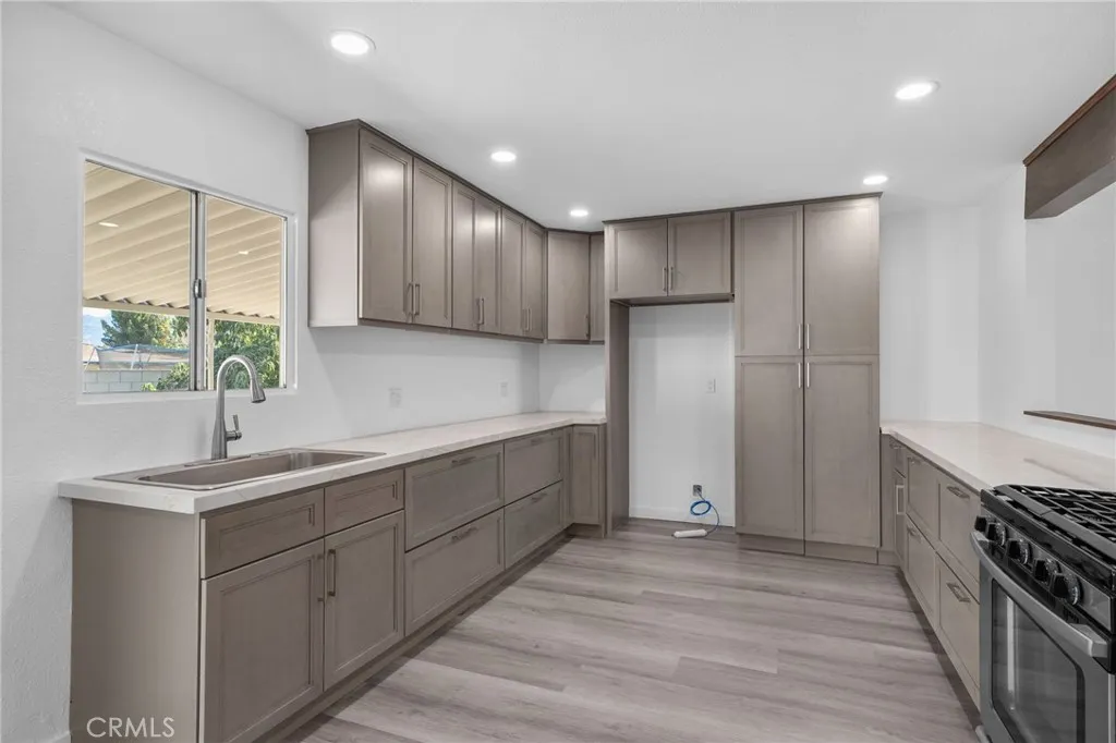 672 N 17th, Banning, California 92220 home-pic-10