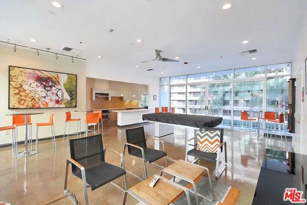 645 W 9th Street 240, Los Angeles, California 90015 home-pic-14