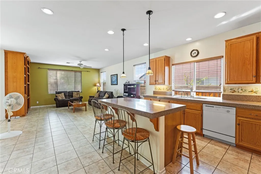 28729 Mission, Menifee, California 92584 home-pic-11