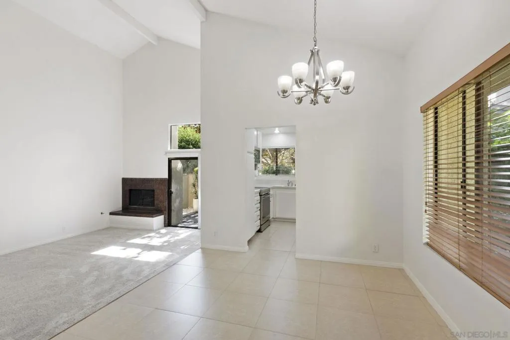 3244 Caminito Eastbluff 44, La Jolla, California 92037 home-pic-7