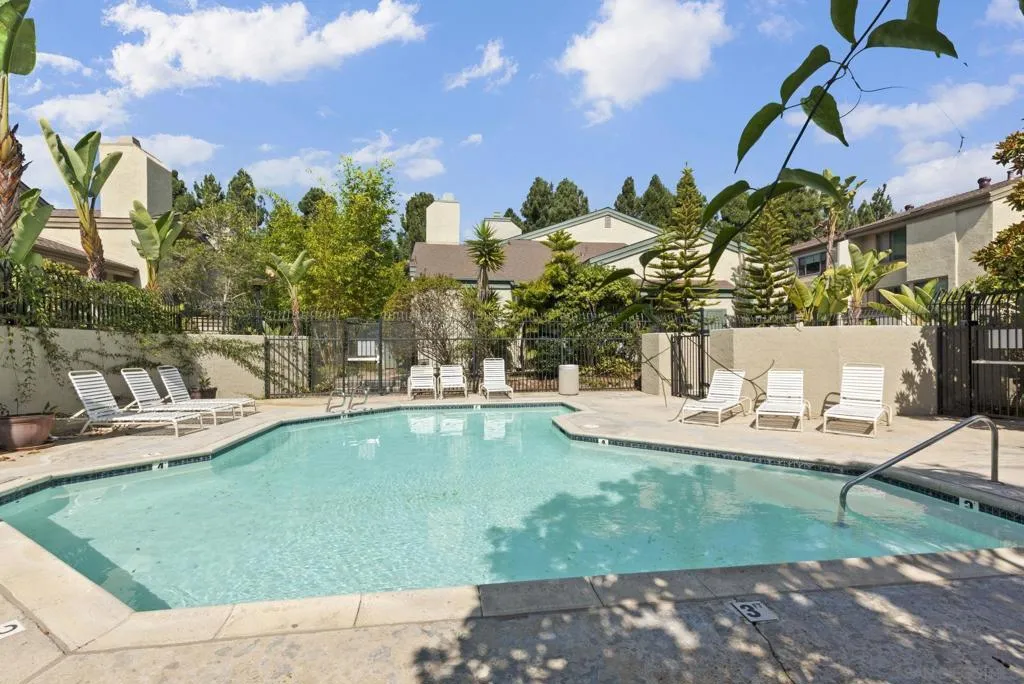 3244 Caminito Eastbluff 44, La Jolla, California 92037 home-pic-32