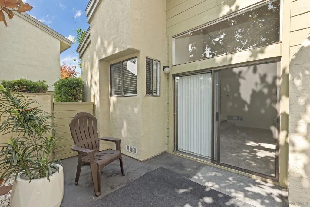 3244 Caminito Eastbluff 44, La Jolla, California 92037 home-pic-23