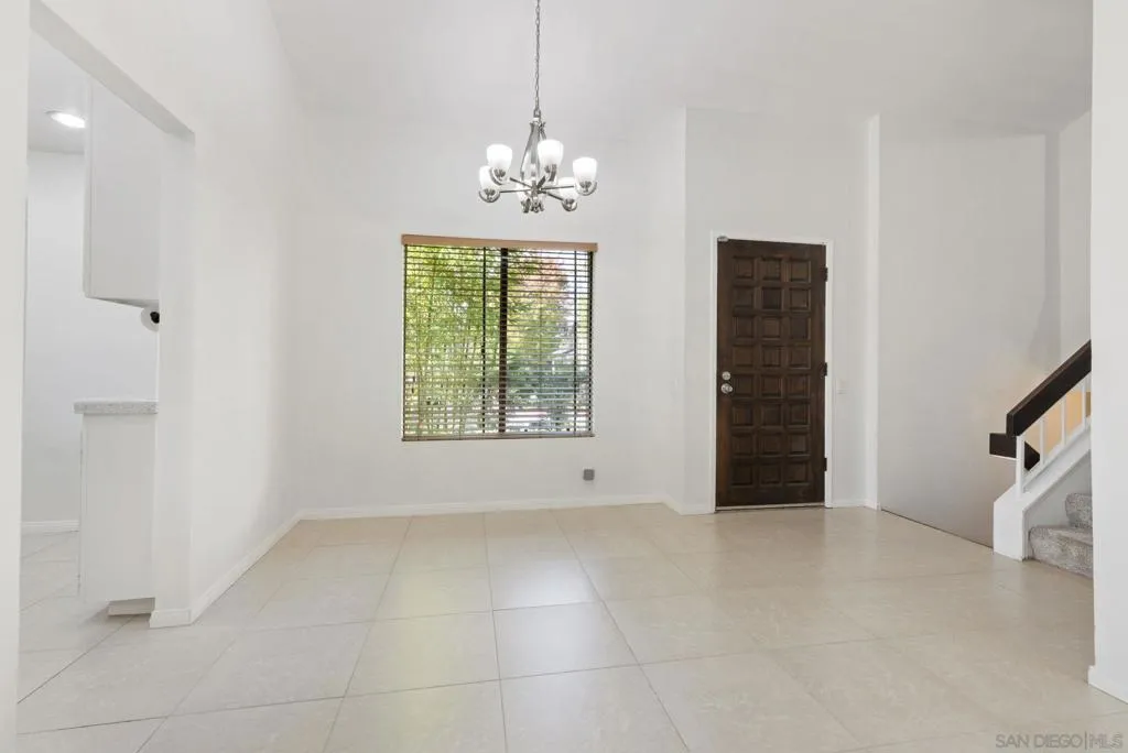 3244 Caminito Eastbluff 44, La Jolla, California 92037 home-pic-8