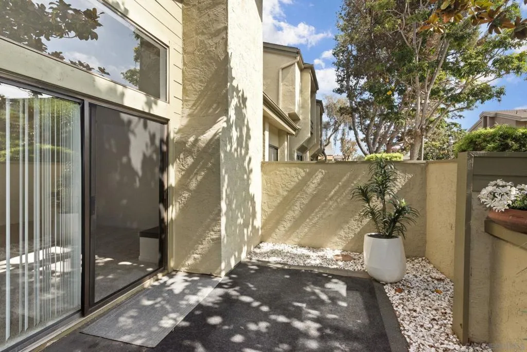3244 Caminito Eastbluff 44, La Jolla, California 92037 home-pic-25