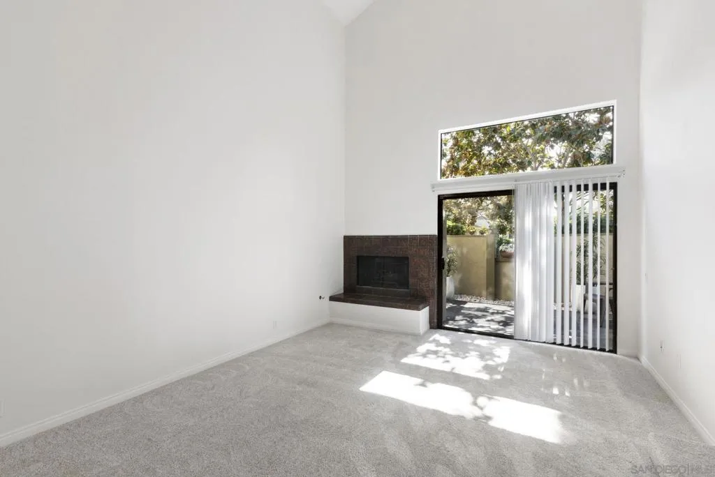 3244 Caminito Eastbluff 44, La Jolla, California 92037 home-pic-9