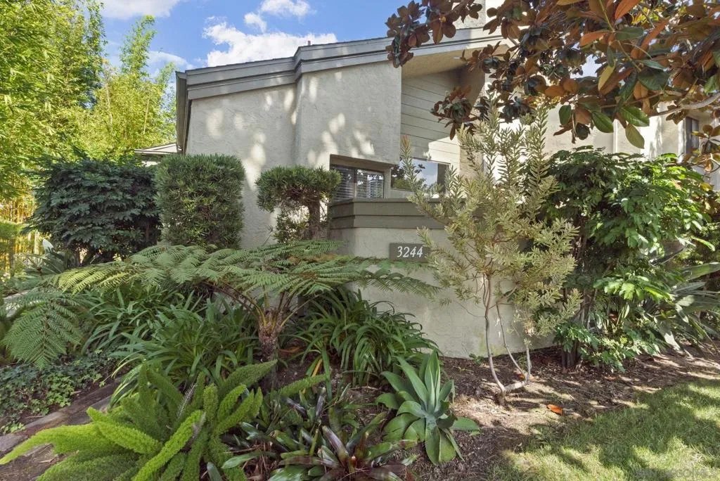3244 Caminito Eastbluff 44, La Jolla, California 92037 home-pic-0