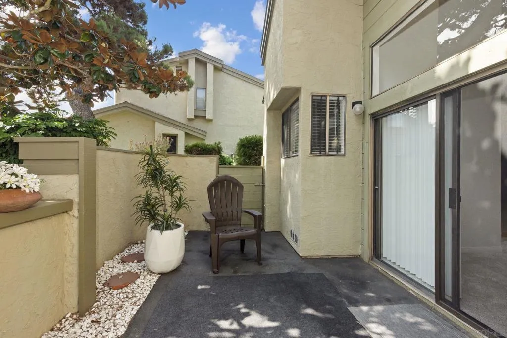 3244 Caminito Eastbluff 44, La Jolla, California 92037 home-pic-24