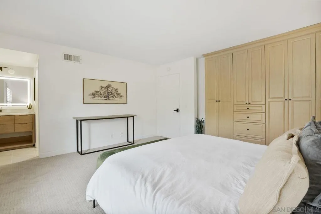 3275 Caminito Eastbluff 203, La Jolla, California 92037 home-pic-15