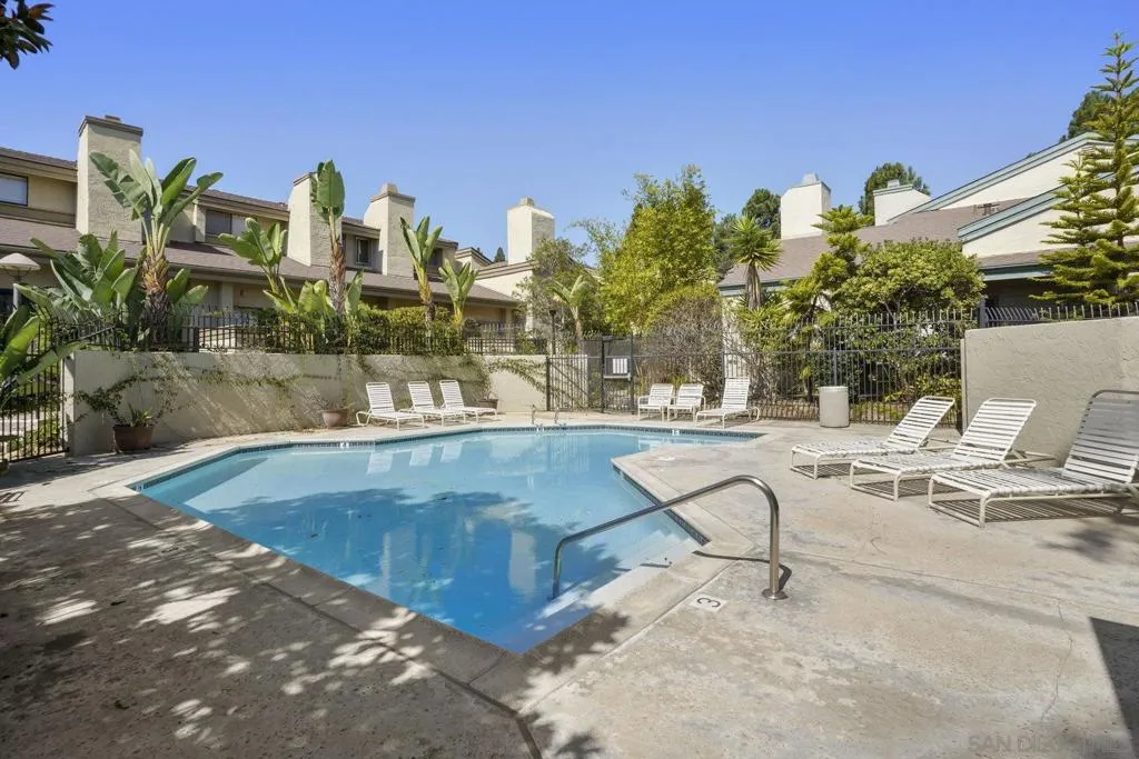 3275 Caminito Eastbluff 203, La Jolla, California 92037 home-pic-44