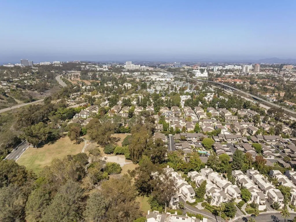 3275 Caminito Eastbluff 203, La Jolla, California 92037 home-pic-41