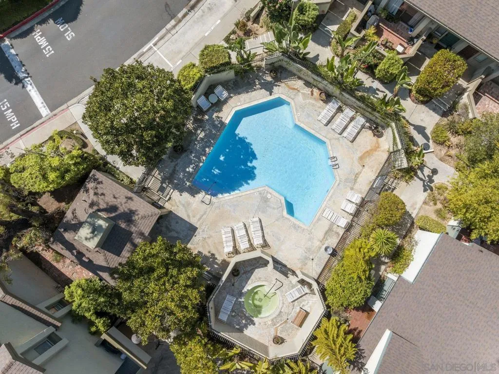 3275 Caminito Eastbluff 203, La Jolla, California 92037 home-pic-33