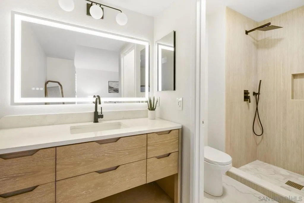 3275 Caminito Eastbluff 203, La Jolla, California 92037 home-pic-12