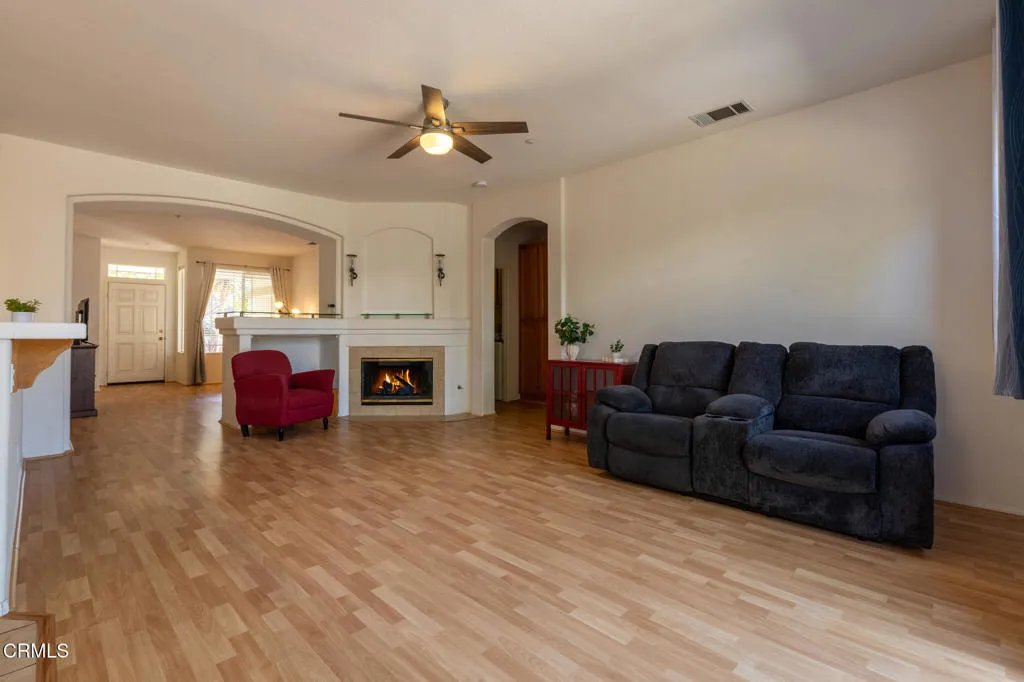 7505 Eisenhower Street, Ventura, California 93003 home-pic-7