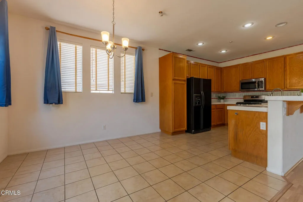7505 Eisenhower Street, Ventura, California 93003 home-pic-10