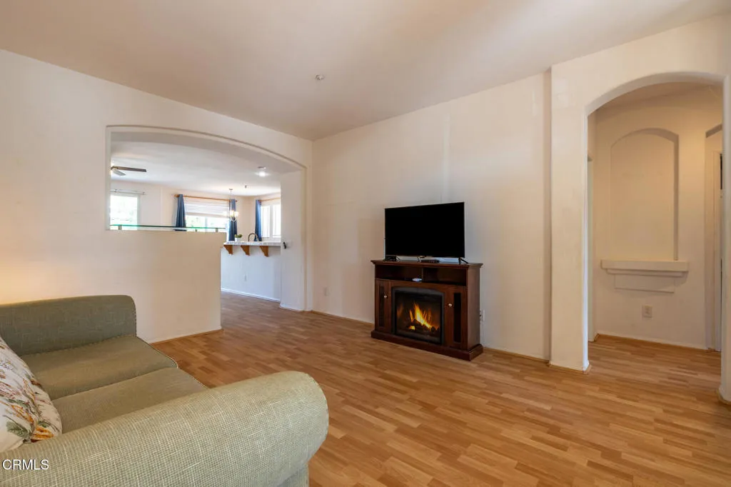 7505 Eisenhower Street, Ventura, California 93003 home-pic-6