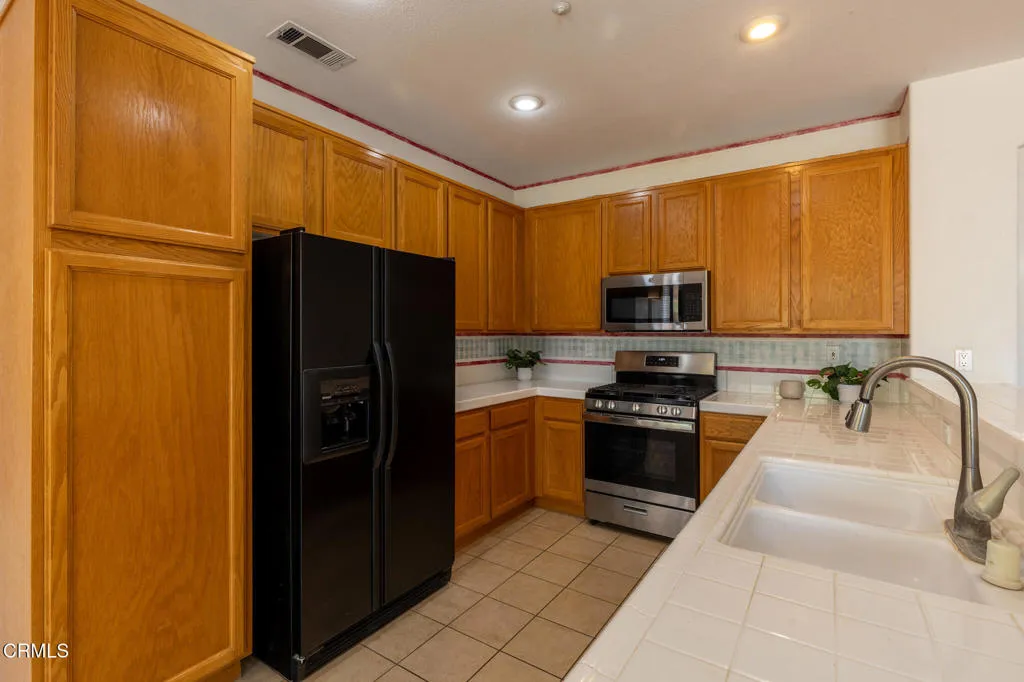 7505 Eisenhower Street, Ventura, California 93003 home-pic-12