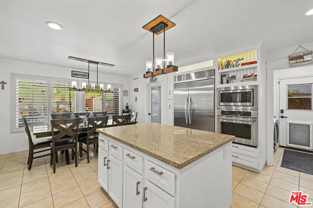 21163 Lone Star Way, Santa Clarita, California 91390 home-pic-18