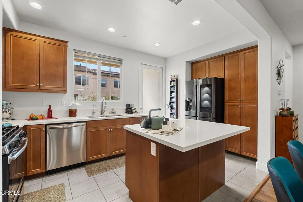 170 Sawbuck Street, Camarillo, California 93010 home-pic-8