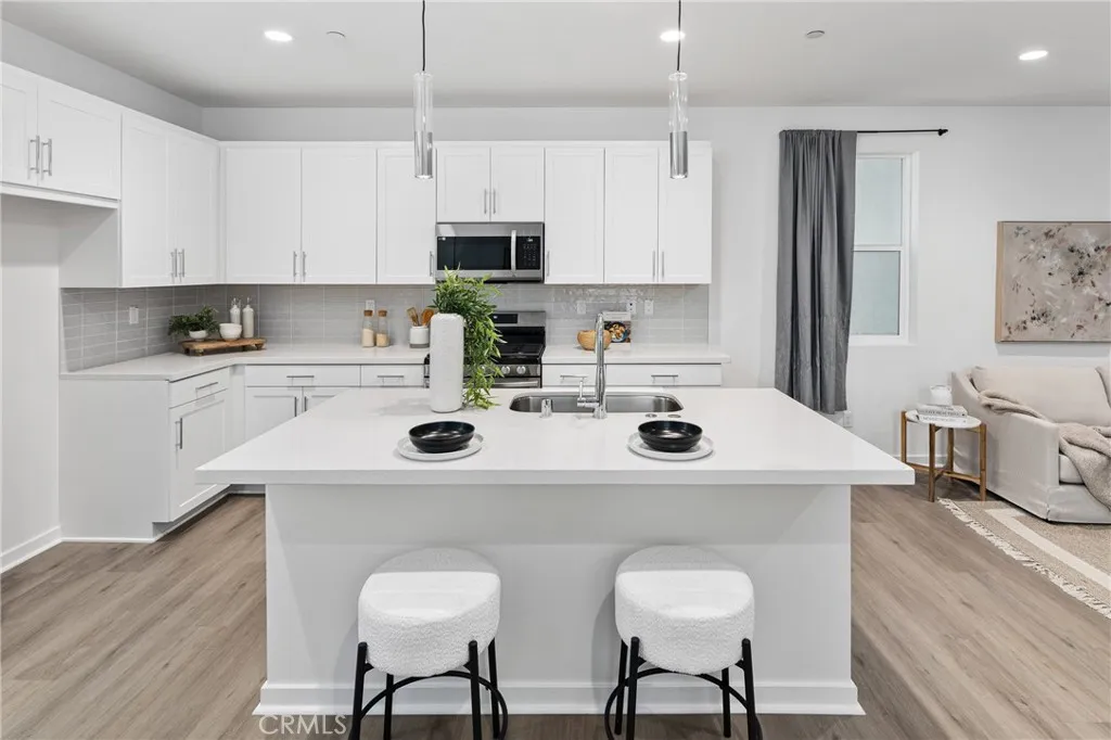 4433 S Grant Paseo, Ontario, California 91762 home-pic-3