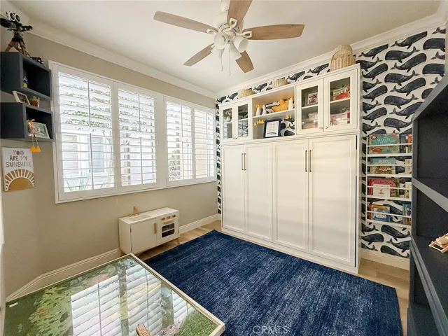 downstairs bedroom with murphy bed