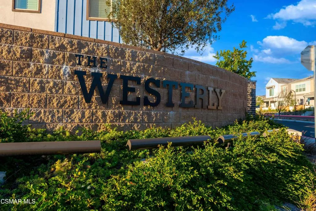 118 Red Brick Drive 1, Simi Valley, California 93065 home-pic-1