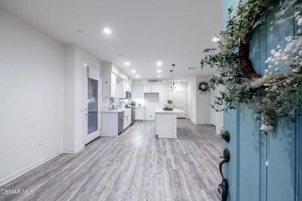 118 Red Brick Drive 1, Simi Valley, California 93065 home-pic-4