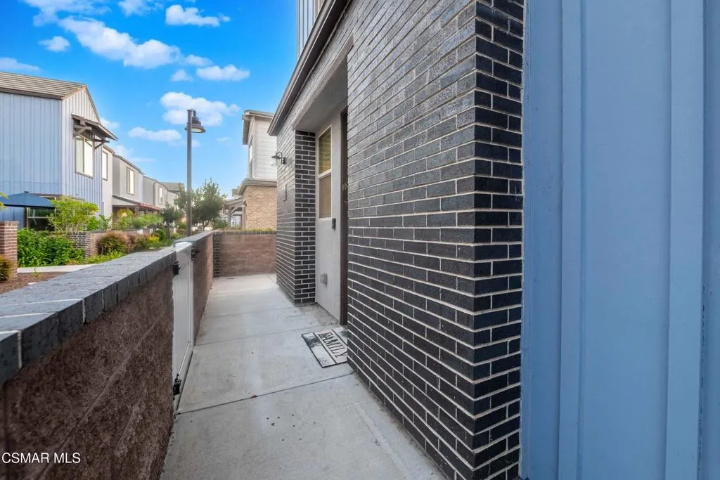 118 Red Brick Drive 1, Simi Valley, California 93065 home-pic-39