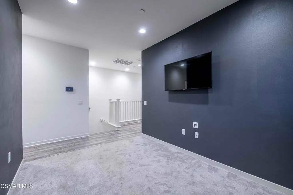 118 Red Brick Drive 1, Simi Valley, California 93065 home-pic-24