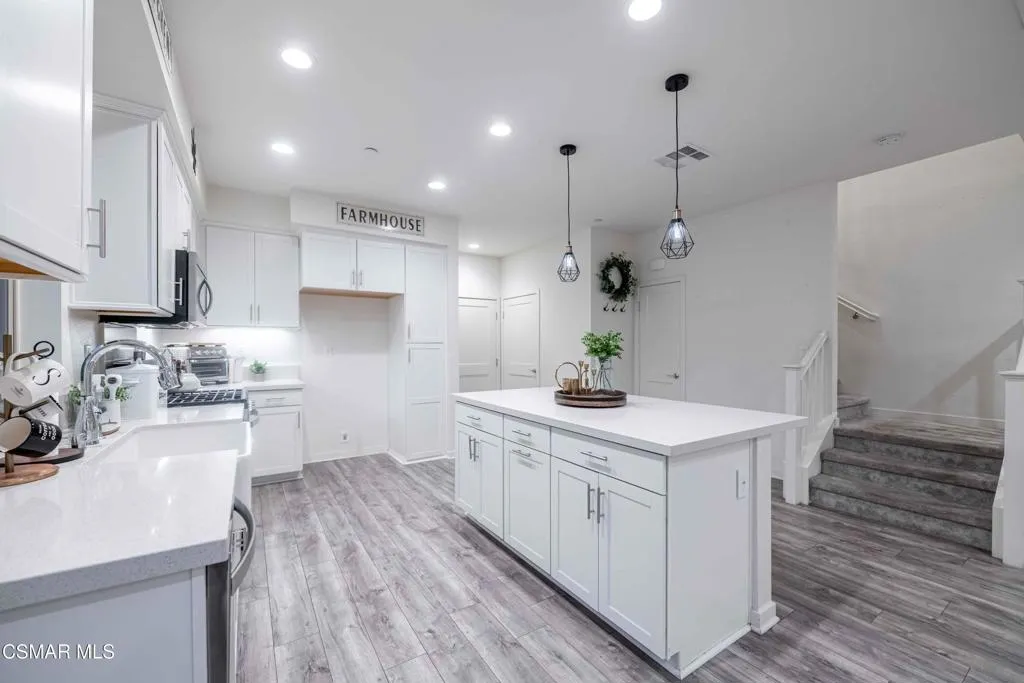 118 Red Brick Drive 1, Simi Valley, California 93065 home-pic-16