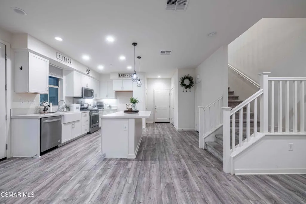 118 Red Brick Drive 1, Simi Valley, California 93065 home-pic-7