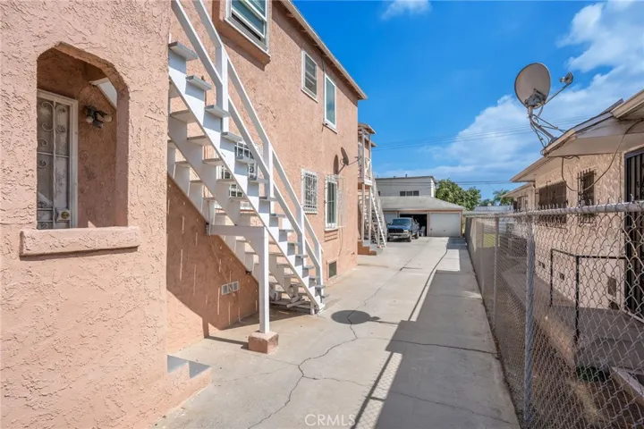 8616 5th Avenue, Inglewood, California 90305
