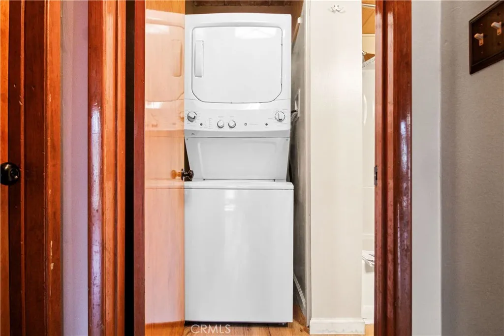 33020 Arrowbear Drive, Running Springs, California 92382 home-pic-15