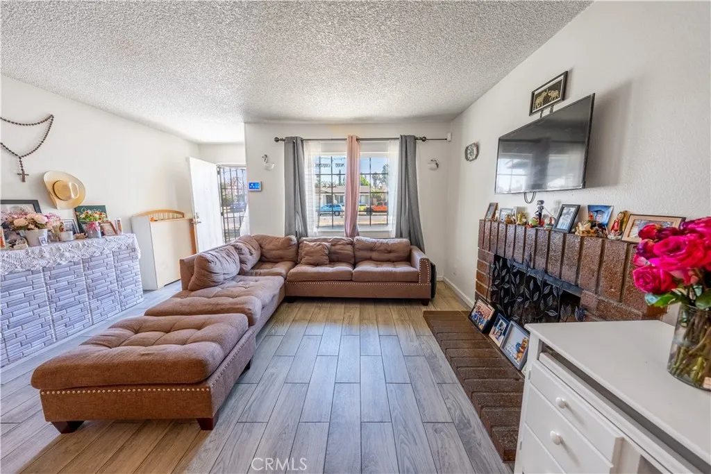 1111 Valley Spring Lane, Colton, California 92324 home-pic-11