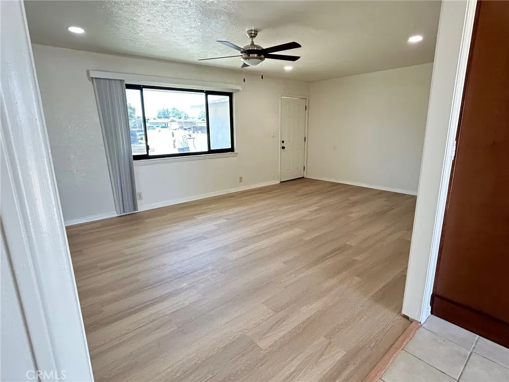 305 Higgins, Barstow, California 92311 home-pic-3